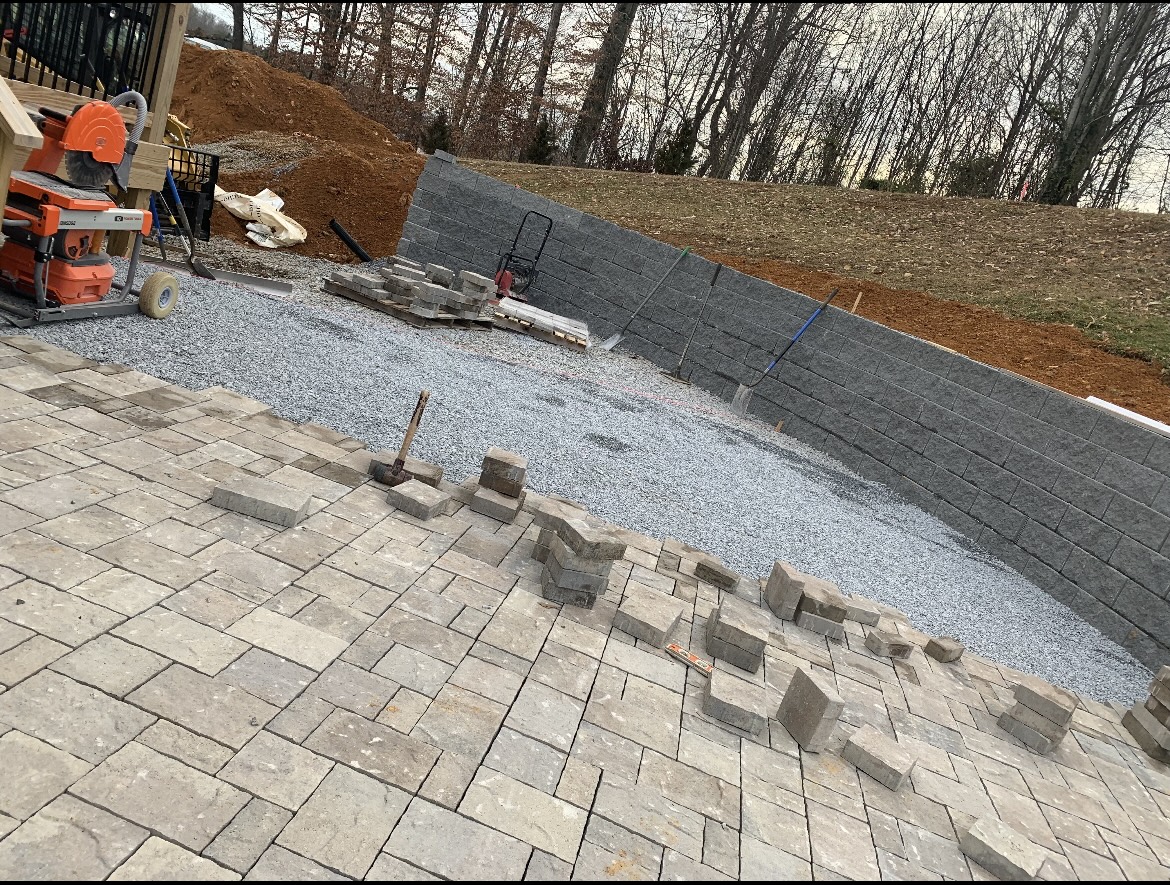Retaining wall landscaping